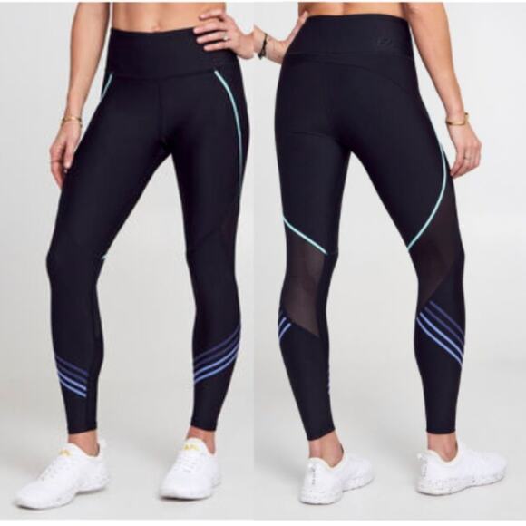 Soul by SoulCycle Gradient Lines Leggings in Black - Picture 1 of 6